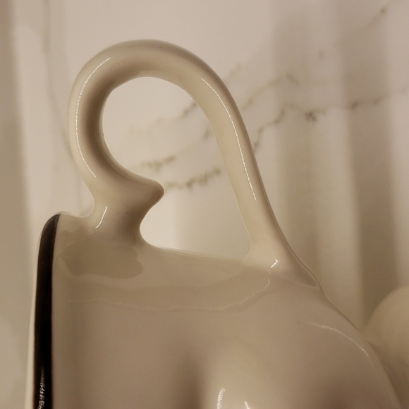 white Baileys mug cup wink bow tie 'yum' 4"diam x 3"h. - Picture 7 of 9